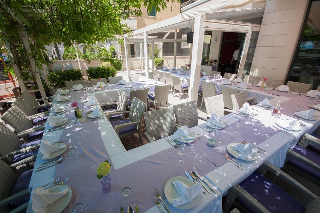 Hotel Maritimo Makarska Exterior foto
