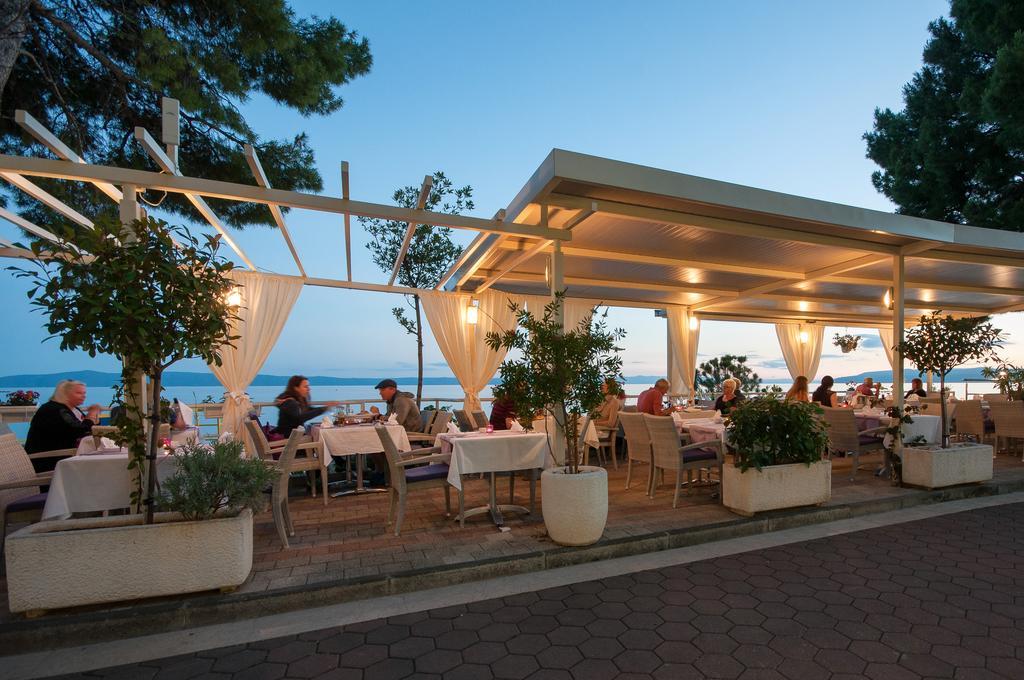 Hotel Maritimo Makarska Exterior foto